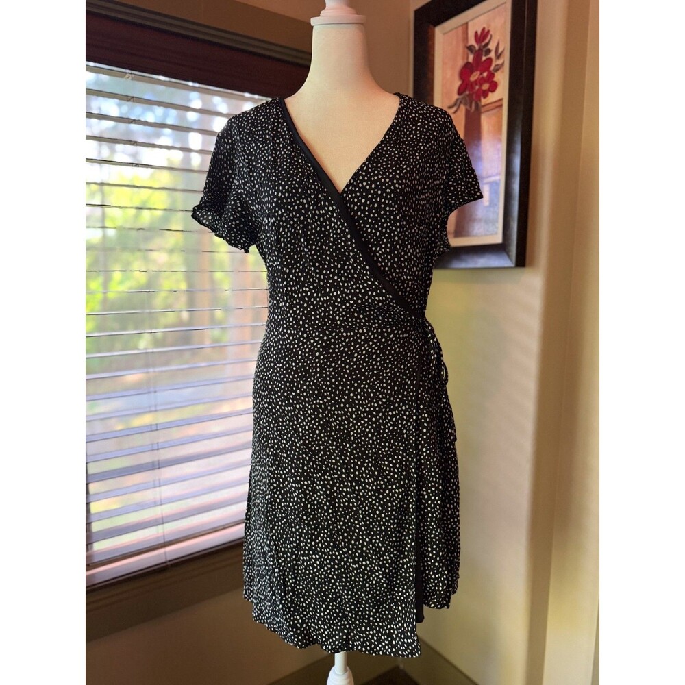 Black & White polka dot wrap dress size Large Harper Heritage